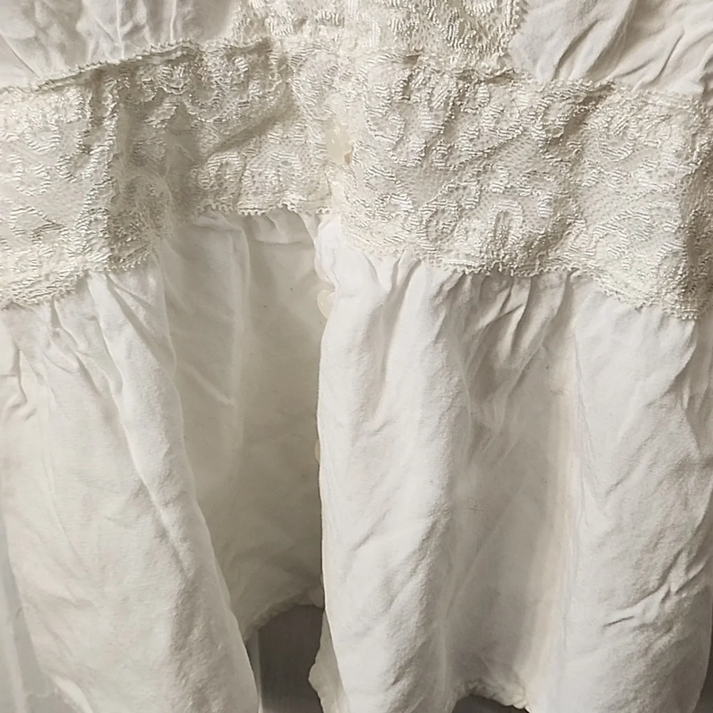 Elegant White Lace Trim Blouse By Almost Famous - Picture 3 of 6